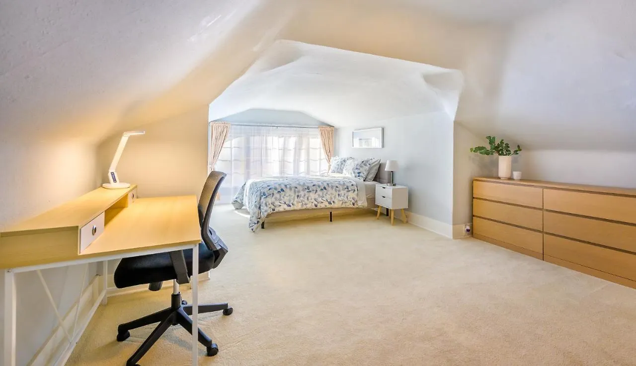Holiday home Upgraded Home With 5 Bedroom 4 Bath 4 Free Gated Parking Space, Family,Ev,Rv Friendly Seattle