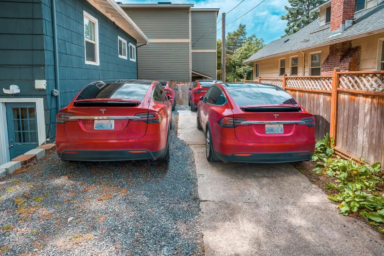 Holiday home Upgraded Home With 5 Bedroom 4 Bath 4 Free Gated Parking Space, Family,Ev,Rv Friendly Seattle United States