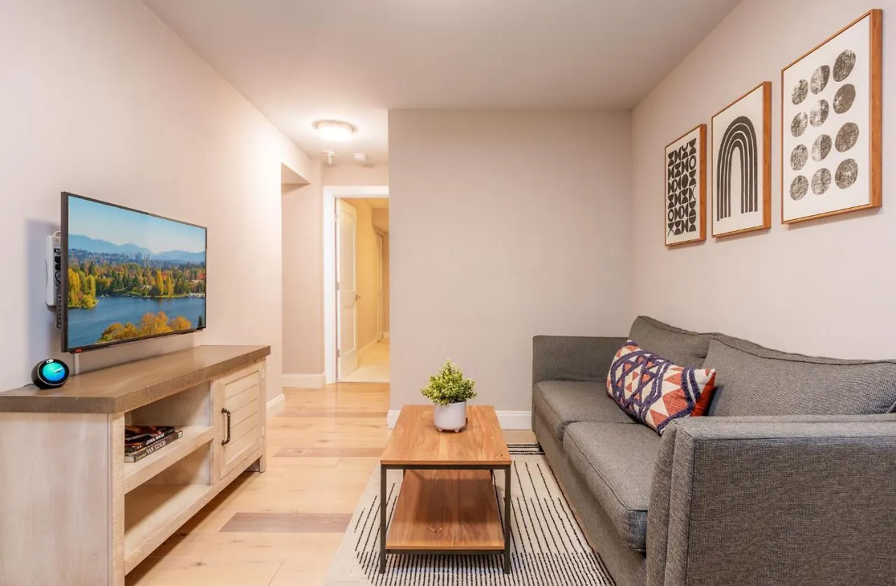 Holiday home Upgraded Home With 5 Bedroom 4 Bath 4 Free Gated Parking Space, Family,Ev,Rv Friendly Seattle
